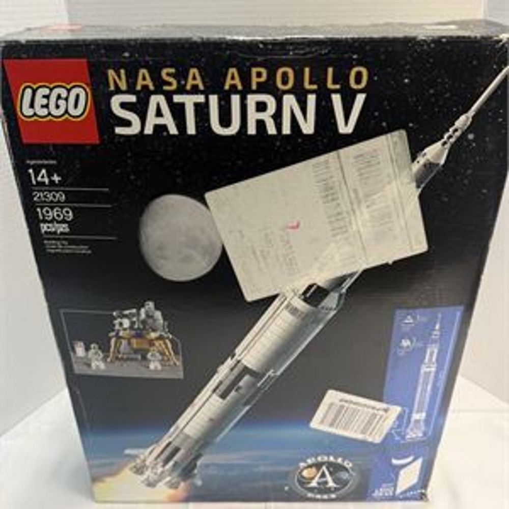 LEGO Ideas NASA Apollo Saturn V 21309 Rocket Building Set 1969 Pcs 2017 Retired